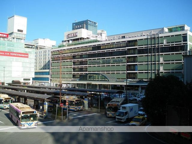 【横浜市神奈川区鶴屋町のマンションの周辺環境1】