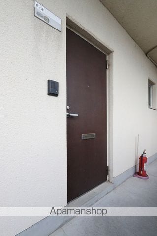 榎本マンションの玄関写真