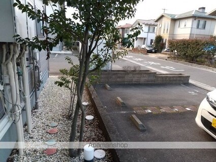 サンライズ杉山[2K/43.54m2]の駐車場