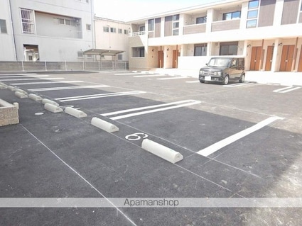 ベネヴォレンテＥ[1LDK/44.18m2]の駐車場