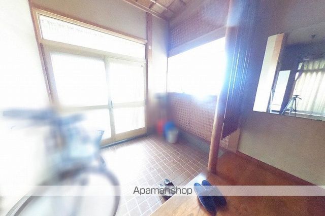 桜並木前貸家の内装写真