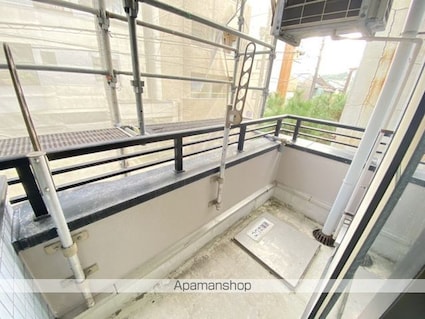 ロイヤルハイツ森下[1R/27.38m2]のバルコニー