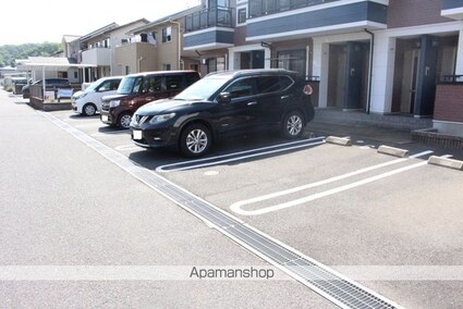 サン・サプリーム[1LDK/47.79m2]の駐車場