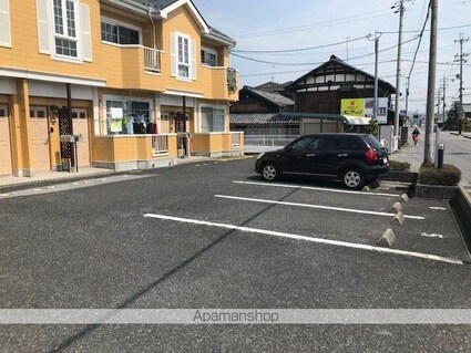 ウィステリア[2DK/42.19m2]の駐車場2