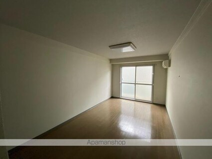 香川県高松市亀岡町[1K/27m2]のリビング・居間