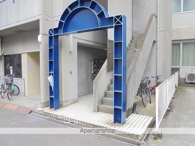 UEハウス六番館の玄関写真