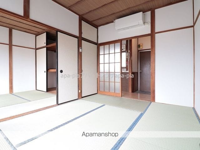 石山荘の内装写真