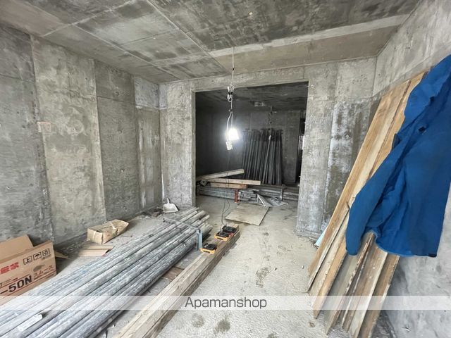 クリスタルN9の玄関写真
