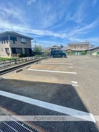 ブライトソレム３[1R/23.4m2]の駐車場1