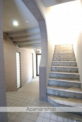 青山ビル[1K/25.6m2]のエントランス1
