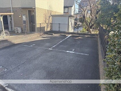 レオパレスメイプルコートⅡ号館[1K/23.61m2]の駐車場1