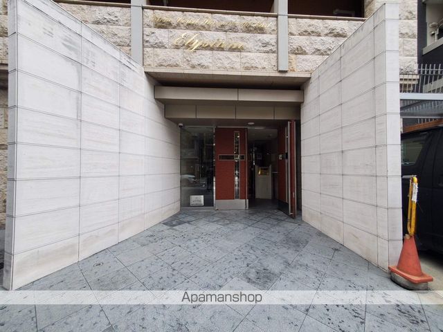 エステムコート心斎橋EASTエリジオンの玄関写真