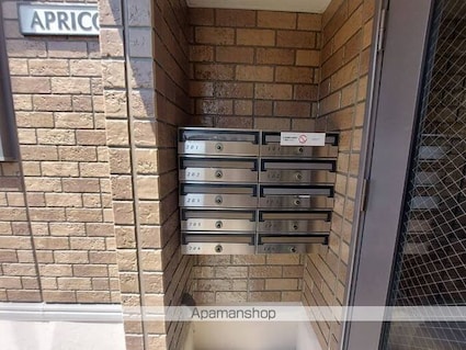 ＡＰＲＩＣＯＴ[1K/26.27m2]のエントランス