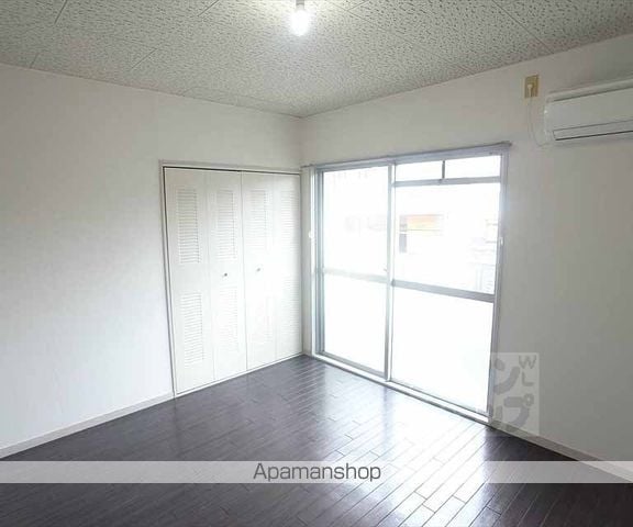 紫野上柏野町マンションの内装写真