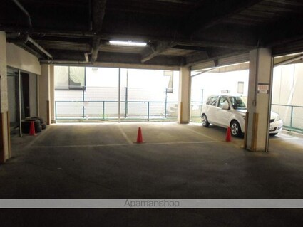 松本興和ハイツ[1K/18m2]の駐車場