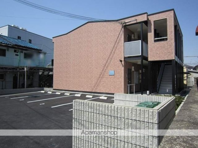 レオパレスシャルマン上の外観写真