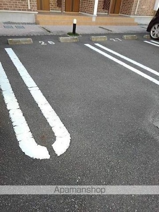 フィオーレＮＳ　ⅣーＤ[2LDK/58.21m2]の駐車場1