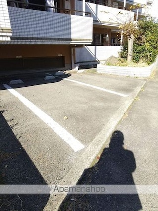和歌山県和歌山市関戸４丁目[2LDK/63.22m2]の駐車場2
