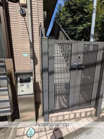 山の手 六番館の玄関写真