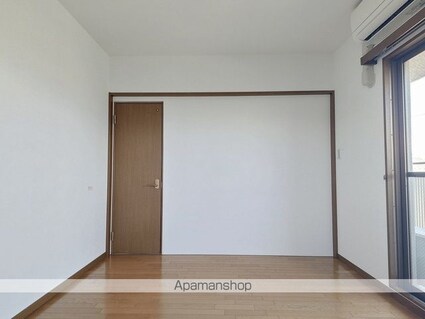 グランヴィ国母[1R/83.39m2]の内装2