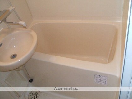 東京都新宿区新宿６丁目[1K/16.66m2]のバス