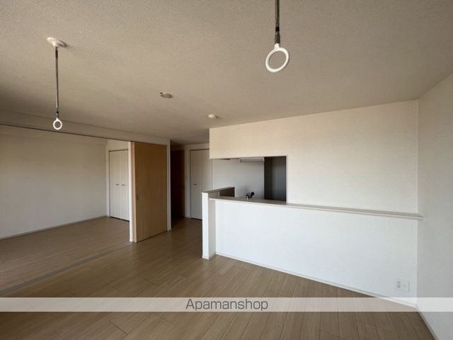 ケイマイティ IIの内装写真