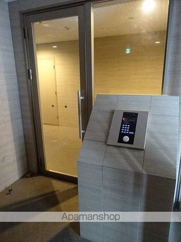 トラディション車町の玄関写真