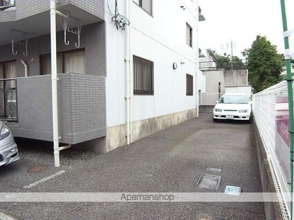 フラットハピネス[2DK/50.1m2]の駐車場