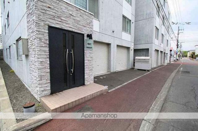 AKT月寒中央の玄関写真