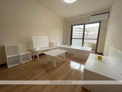 ハイツ亀岡[1R/19.84m2]のリビング・居間