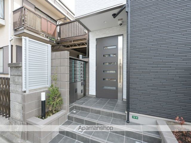 スカイルーチェ川口芝中田の玄関写真