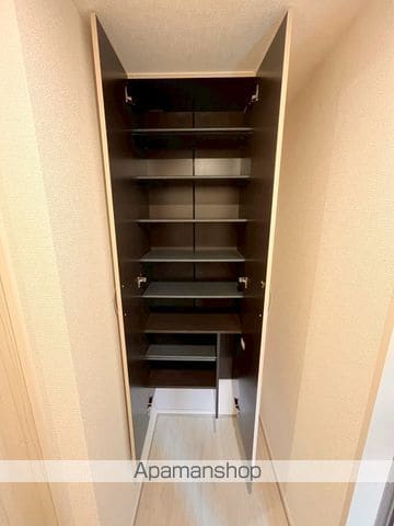 DーRESENAKJの内装写真