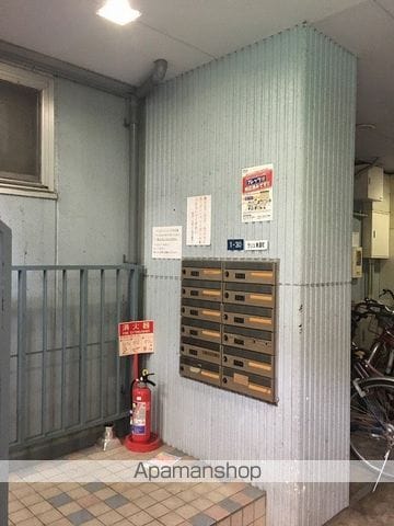 ラ・リュ奉還町の玄関写真