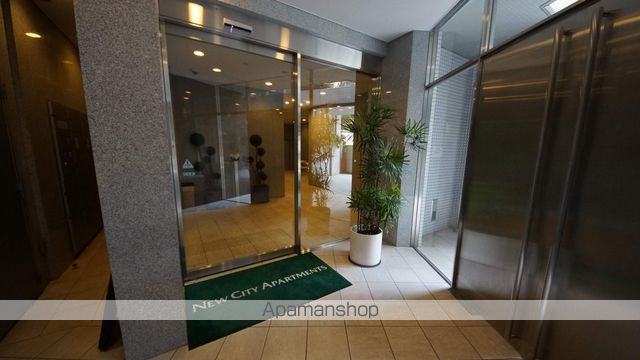 ルフィット神宮北参道の玄関写真