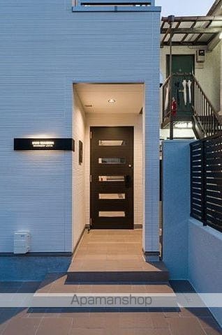 デュオメゾン三軒茶屋の玄関写真