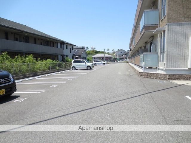 リアン トゥールのその他写真