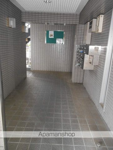 シャルマンフジ和歌山拾弐番館の玄関写真