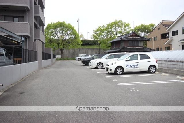 リリーズ Bの玄関写真