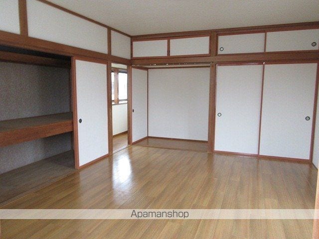 茶畑二丁目貸家の内装写真