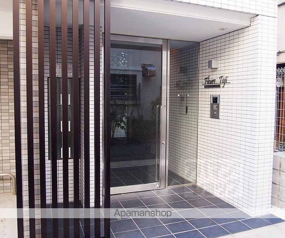 フルール東寺の玄関写真