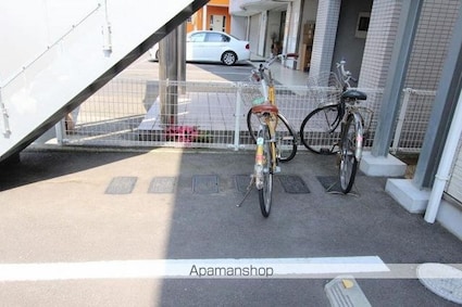 香川県高松市東山崎町[1K/27.82m2]の共用部3