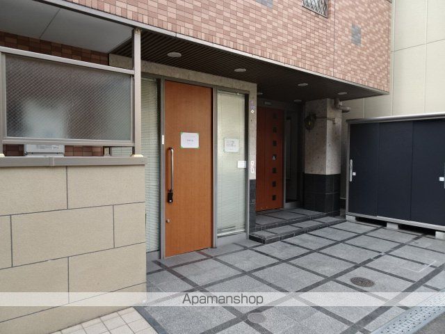 グランパルク西梅田の玄関写真