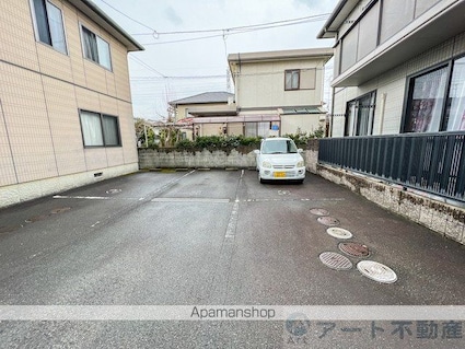 アネックス・Ⅰ　Ａ棟[2LDK/63m2]の駐車場1