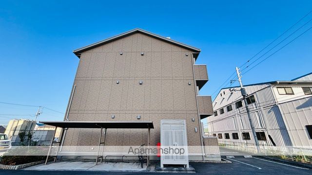 キャルル B棟の外観写真