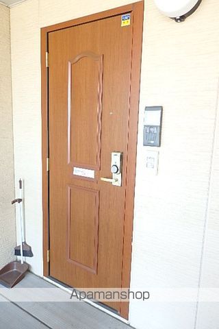 リビングタウン愛野南B棟の玄関写真