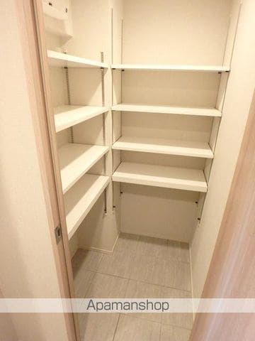 シーズンフラッツ青葉通一番町の内装写真