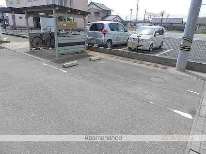 レオパレス瑞穂第二[1K/23.61m2]の駐車場1