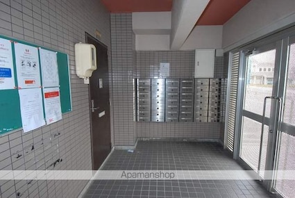 サンライフ有楽[1K/30m2]のエントランス3