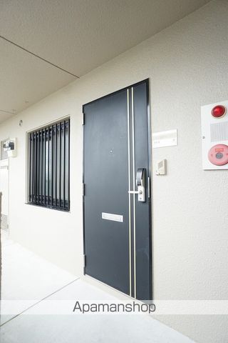 アヴニール愛野の玄関写真
