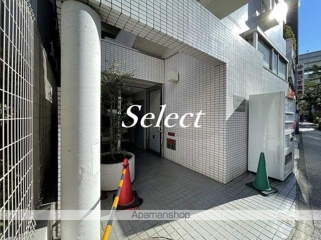 日神プラザ元町の玄関写真